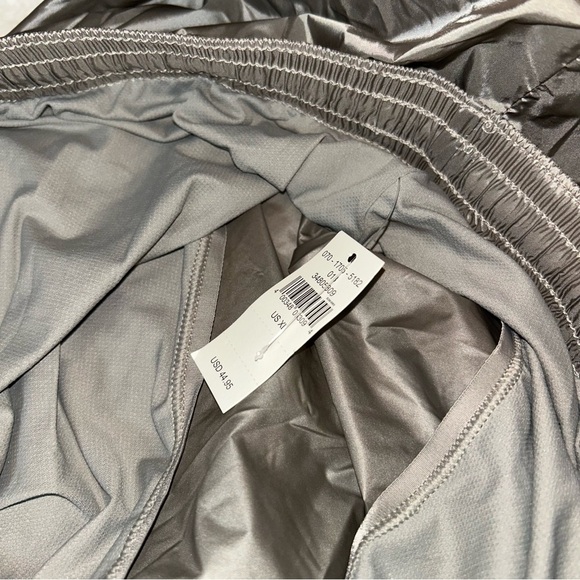 Aerie Offline Metallic Pocket Windbreaker Shorts Gray XL NWT - Picture 3 of 4